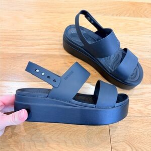 CROCS Brooklyn Low Wedge | Sz 5